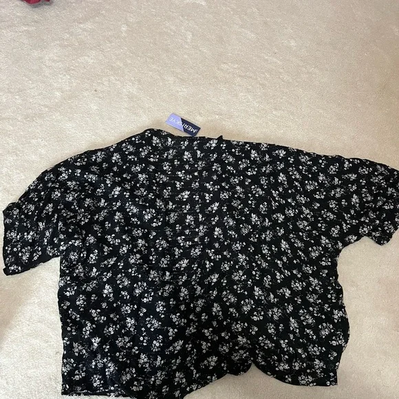 Womens Shirt - Picture 2 of 5